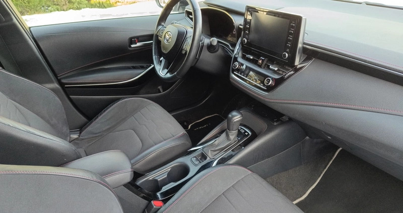 Toyota Corolla cena 91900 przebieg: 139150, rok produkcji 2019 z Słupca małe 92